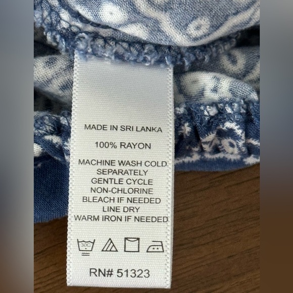 CeCe Blue and White Top Size Small - Picture 5 of 8